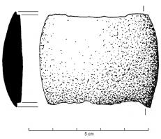 PYX-4004 - Pyxide en os Béal-Feugère type 3osTPQ : 1 - TAQ : 250Pyxide tournée, à profil continu et bombé, sans filets à la base ni au sommet; deux redans servent à maintenir, l'un un fond collé, l'autre un couvercle posé dans la feuillure supérieure.