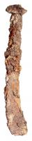 SPC-4001 - Spatule à cireferSpatule à lame triangulaire allongée, peu épaisse, sauf vers la tête qui forme une table massive et carrée, perpendiculaire au plan de l'objet.