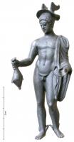 STE-4445 - Statuette : Hermès - Mercure à la chlamyde couvrant le côté gaucheargentTPQ : -30 - TAQ : 250Statuette représentant Mercure nu, coiffé d'un pétase à ailerons, une chlamyde couvrant l'épaule gauche (la main tenait un caducée souvent disparu), la main droite tend une bourse pleine; déhanchement lysippique; parfois, ailerons aux pieds.