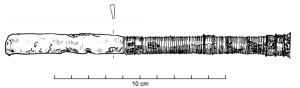 CAC-4011 - Couteau à affûter les calamesfer, osTPQ : 300 - TAQ : 400Petit couteau à soie, manche tourné en os, mouluré sur toute la longueur ; lame étroite, virole en bronze.