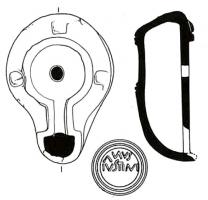 LMP-42512 - Lampe de firme : IVSTINIANVSterre cuiteTPQ : 50 - TAQ : 200Lampe moulée sans anse: le réservoir circulaire est de profil biconvexe asymétrique; bandeau penché vers l'extérieur portant deux tenons rectangulaires non percés, sur l'axe horizontal. Disque creux, plat et peu profond, bordé par un bourrelet continu. Bec long au petit canal communiquant (L. X) avec le disque, chanfreiné sur les côtés. Base circulaire plate en creux limitée par deux anneaux concentriques enfermant l'estampille moulée IVSTINI / ANVS (au-dessus), en relief. Pâte orange brique, sans engobe.
