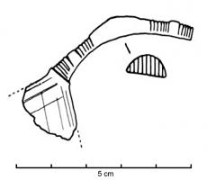 FIB-1146 - Fibule grecque à plaquebronzeFibule grecque en bronze à porte-ardillon en plaque; arc cintré décoré d'incisions présentant plusieurs nodosités ovales.