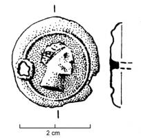 ACG-4012 - Bouton de cingulum : tête à droitebronzeTPQ : 1 - TAQ : 100Bouton circulaire estampé, comportant une bordure lisse et un léger rebord rabattu, avec au centre un motif figuratif, souvent d'aspect monétiforme : ici, buste à droite, tête nue.
