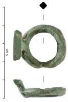 AGC-3039 - Anneau à barrettebronzeAnneau pourvu d'une barrette parallèle, séparée de l'anneau de quelques millimètres.
