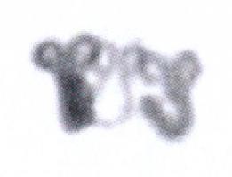 AGR-8005 - Agrafe de barbacaneferTPQ : 1600 - TAQ : 1800Simple fil plié de manière à former un boucle allongée, ouverte, dont les extrémités sont repliées vers l'extérieur. La boucle, elle-même repliée en crochet comme sur nos 
