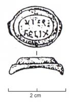 BAG-4370 - Bague à chaton inscritbronzeTPQ : -15 - TAQ : 200Bague à chaton inscrit, anneau circulaire, simplement élargi à l'emplacement du chaton, inscrit en intaille et en caractères non rétrogrades : souhait, invocation divine...
