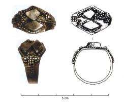 BAG-5034 - Bague à double losangeargentTPQ : 650 - TAQ : 700Bague à jonc minse, chaton ovale élargi occupé par deux losanges superposés, lisses ou marqués d'une croix incisée, entre deux losanges ou autres motifs dessinés par des globules en relief.