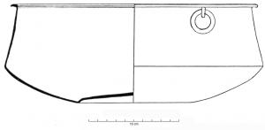 BAS-4016 - Bassin de type Boesterd 193bronzeBassin profond, martelé, à panse carénée et fond légèrement ombiliqué, bord horizontal légèrement épaissi. Une suspension en anneau sous la lèvre.