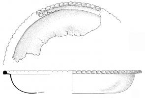 BAS-4032 - BassinbronzeBassin à panse arrondie, fond plat; bord anguleux avec marli horizontal terminé par une bordure de grosses perles coulées et ciselées.