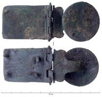 BCG-4020 - Agrafe de suspension de poignardbronzeTPQ : 1 - TAQ : 100Bouton circulaire plat, rattaché par dessous (comme les 