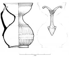 BLS-4021 - Balsamaire de type Tassinari F.1000bronzeBalsamaire à corps piriforme, orné de cannelures verticales éventuellement interrompues par une bande moulurée au diamètre maximum, col étranglé et large embouchure en demie-sphère inversée ; l'anse, tendue entre le bord et l'épaule, comporte au sommet deux extrémités bifides et en bas une attache triangulaire en forme de palmette stylisée.