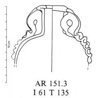 BLS-4128 - Aryballe AR 151.3verreBalsamaire globulaire, à col court surmonté d'une lèvre formant un repli pour étaler l'huile parfumée sur la peau. Deux anses annulaires de part et d'autre du col, débordant sur le haut de la panse par des prolongements bourgeonnants.