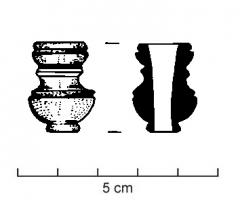 BOF-4015 - Bouterolle de fourreau de glaive de type MainzbronzeTPQ : -30 - TAQ : 50Extrémité de bouterolle de fourreau. Ce type se rapporte à des boutons de forme hémisphérique sans décor et parfois avec une excroissance terminale. Ils se prolongent d'une gaine pourvue d'une ou plusieurs moulures. Les gouttières de la bouterolles sont parfois préservées.