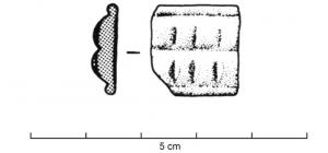 BRC-3533 - Bracelet forme Geb. 67verreBracelet en verre transparent sur fond jaune, à quatre côtes : les deux plus larges, au centre, sont marquées d'incisions tansversales régulièrement espacées; les deux autres sont lisses.
