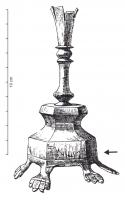 CHL-4014 - Chandelier à piètement hexagonalbronzeChandelier à base hexagonale moulurée, posée sur des pieds sommairement traités en forme de pattes animales ; au sommet, bobèche évasée pour la fixation d'une chandelle.