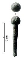 CLV-4008 - ClavettebronzeObjet court, à tige massive mais courte, pointue ou souvent dégradée; tête globuleuse, qui permet de distinguer ce type d'objets d'un simple clou décoratif.