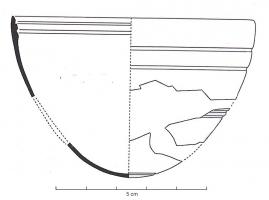 CPE-3004 - Coupe conique, à rainures internes (Grooved-bowl)verreTPQ : -125 - TAQ : -30Bol hellénistique, à décor de rainures internes, parfois externes et fond convexe, de forme hémisphérique, ovoïde ou conique. Verre épais, moulé, de couleur vive.