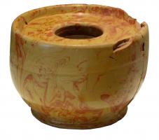 ENC-4007 - Encrier en sigilléeterre cuiteEncrier tourné, à corps cylindrique refermé par une cupule percée au centre, avec un léger rebord; fond annulaire.