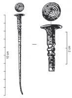 EPG-1014 - Épingle à tête en clou bronzeTPQ : -1100 - TAQ : -750Epingle dont la tête est formée d'un disque plat perpendiculaire à l'axe de la tige, souvent décoré d'incisions ; le col porte des cannelures et (ou) des incisions, 