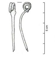 FIB-3934 - Fibule de Nauheim 5b1 ?bronzeRessort à 4 spires et corde interne; arc plat, triangulaire et tendu s'élargissant légèrement vers le ressort ; porte-ardillon ajouré. L'arc semble inorné.