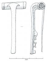 FIB-4055 - Fibule à arc non interrompubronzeFibule à arc non interrompu, coudé à la tête puis rectiligne, de section épaisse, losangique parfois adouci sur le dessus, ou triangulaire ; couvre-ressort cylindrique; porte-ardillon trapézoïdal, percé, ajouré ou fenestré.
