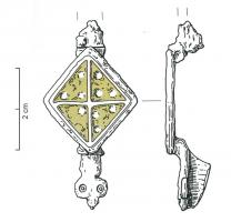 FIB-41153 - Fibule symétrique émailléebronzeFibule symétrique émaillée, avec un  corps central losangique (parfois accosté de disques émaillés aux quatre angles), divisé en croix (quatre loges d'émail triangulaires), encadré de deux appendices moulurés, symétriques, à têtes de reptiles.