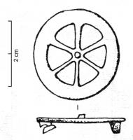 FIB-4382 - Fibule skeuomorphe : rouebronzeFibule en forme de roue : le moyeu est représenté, plein (mais non émaillé), ainsi que les 6 rayons, qui peuvent être ornés d'incisions transversales, et la jante.