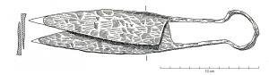 FRC-3002 - Forces à ressort en omégaferPaire de forces en fer; lames triangulaires, prolongées par une tige d'axe perpendiculaire, formant à la charnière un ressort en oméga ou en arc de cercle outrepassé.