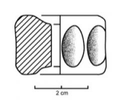 FUS-1026 - Fusaïole cylindriqueterre cuiteTPQ : -900 - TAQ : -750Fusaïole cylindrique, faces supérieure et inférieure concaves, ornée d'impressions.