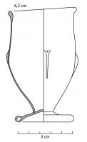 GOB-4078 - Gobelet haut sur piedverreGobelet haut, à pied tronconique, formé par repli. Sa panse est presque cylindrique, légèrement renflée. Sa lèvre est arrondie.