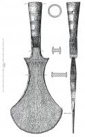 HCH-1015 - Hache de paradebronzeHache constituée par l'assemblage d'une lame étalée en spatule à légers rebords et d'une douille verticale percée de deux trous de rivet ; épaulement en accolades dans la zone intermédiaire. Riche décor sur l'ensemble de la hache.