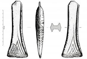 HCH-1052 - Hache à rebords  de type vendéenbronzeHache à rebords distincte du type médocain par des bords concaves et un profil en foliole de feuille de châtaigner. Le décor de cannelures sur la lame est fréquent. 