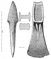 HCH-1076 - Hache à talon : type normand avec décor dans les gorgesbronzeHache à talon de type normand ou d'inspiration normande ; présence de nervures parallèles dans la (ou les) gorge qui commencent au niveau de la butée dont la longueur est très variable (de la simple amorce à la longueur entière du talon) 