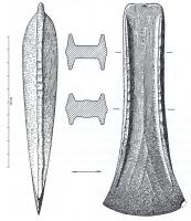HCH-1079 - Hache à rebords : type médocain ornébronzeHache longiligne, à sommet aminci et rebords élevés, bords droits ou  légèrement concaves ; tranchant rectiligne ou légèrement convexe, peu évasé ; décor de grandes cannelures parallèles ou divergentes suivant l'axe de la lame.. 