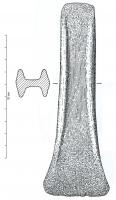 HCH-1086 - Hache à rebords : influence médocainebronzeHache à rebords proche du type médocain, distincte de ce type par des bords concaves, trachant évasé, etc....