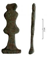 IND-4265 - Objet à identifierbronzeManche (?) comportant une base triangulaire évasée et des contours découpés.