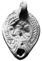 LMP-4061 - Lampe corinthienne tardive : Lion en courseterre cuiteLampe ovoïde à bec incorporé; disque décoré d'un lion courant à droite; anse percée; épaule ornée d'arrêtes de poisson.