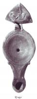 LMP-41081 - Lampe Loeschcke IV : Ulysse et navireterre cuiteLampe ronde à long bec en ogive et volutes. Médaillon vierge. Anse à réflecteur triangulaire orné d'Ulysse attaché au mât de son navire pour affronter le chant des syrènes.