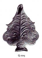 LMP-41188 - Lampe Loeschcke IV à anse plastiqueterre cuiteAnse plastique en forme de feuille, décorée par un arbre et des entrelacs végétaux.