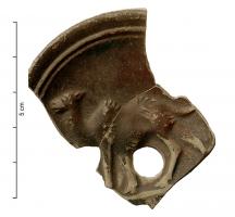 LMP-42112 - Médaillon de lampe : chameauterre cuiteMédaillon de lampe circulaire orné d'un chameau ; le type de lampe est inconnu.
