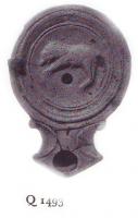 LMP-4729 - Lampe Loeschcke IB : Oursterre cuiteLampe ronde à large bec en enclume à volutes. Médaillon décoré d'un ours.