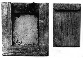 MRR-4034 - Miroir Lloyd-Morgan Group A : rectangulairebronzeTPQ : -30 - TAQ : 200Miroir rectangulaire, à bordure biseautée; face externe polie, revers fruste.