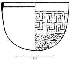 PAS-3015 - Passoire italiqueargentVasque hémisphérique, fond arrondi, bord épaissi à l'intérieur, souligné d'un ou deux filets incisés; sur la vasque, fines perforations généralement arrangées en frise de grecques et motifs géométriques ou d'inspiration végétale.