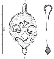 PDH-4110 - Pendant de harnais à crochetbronzePendant de harnais à crochet, de forme générale foliacée, avec une partie supérieure en forme de pelte, perforée de deux ajours de même forme, et un ajour central carré à côté concaves ; décor poinçonné ; lest conique à la base.