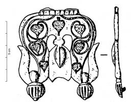 PDH-4149 - Pendant de harnais à charnièrebronzePendant de harnais coulé, massif, à suspension articulée, en forme de feuille dont les deux extrémités latérales remontent sur les côtés; pendants latéraux en forme de glands ou graines barrées de nielle; décor gravé, ou de rinceaux incrustés, dans la partie centrale.