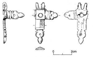PDH-7120 - Suspension de pendant armorié ou de pendant de harnaisbronzeSuspension de pendant formant une applique en T, ou cruciforme, aux extrémités moulurées et percées, charnière dessous ; dorure.