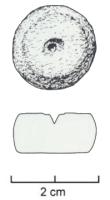 PDS-4460 - Poids sphérique (section) : 1 unciaplombTPQ : -30 - TAQ : 300Poids coulé, en forme de sphère (ou volume plus ou moins biconique) avec deux faces horizontales, sans marque ou marqué d'un simple point ; poids d'1 uncia.