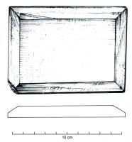 PFA-4001 - Tablette à broyerpierreTablette en roche fine, quadrangulaire ; sur la face arrière, les quatre côtés sont biseautés. On observe parfois une véritable cupule (causée par un usage prolongé) au centre de la face active, à l'opposé des côtés biseautés.