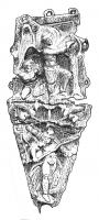 PHA-4004 - Phalère : suspensionbronzePlaque allongée, pourvue sur les bords de plusieurs anneaux permettant un laçage, et portant un décor repoussé de type militaire : Victoire couronnant un trophée, et en dessous héros avec arc et flèches.