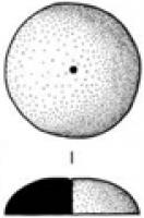 PIO-4047 - PionosPion hémisphérique bombé présentant une face inférieure plane et une face supérieure pointée au sommet ou lisse.